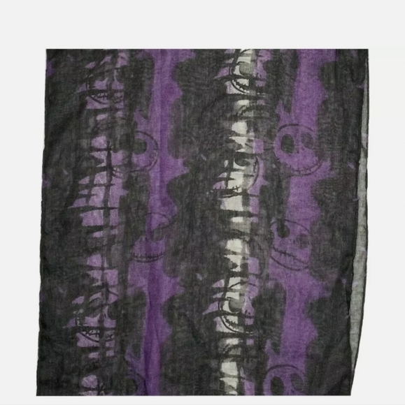 DisneyParks The Nightmare Before Christmas Infinity Scarf NWT - Picture 4 of 9